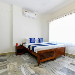 3* Hotel Oyo 11328 Chandrika Residency