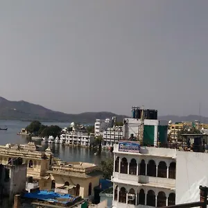 https://hotel-ishwar-palace-udaipur.udaipurhotels.org